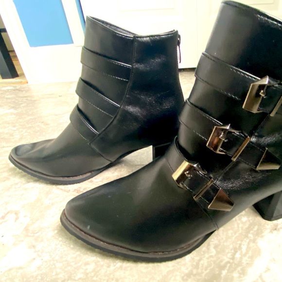 Awesome “punk rock meets classy chic” pointed boots!!! I LOVE THESE! Never worn! - Picture 5 of 16